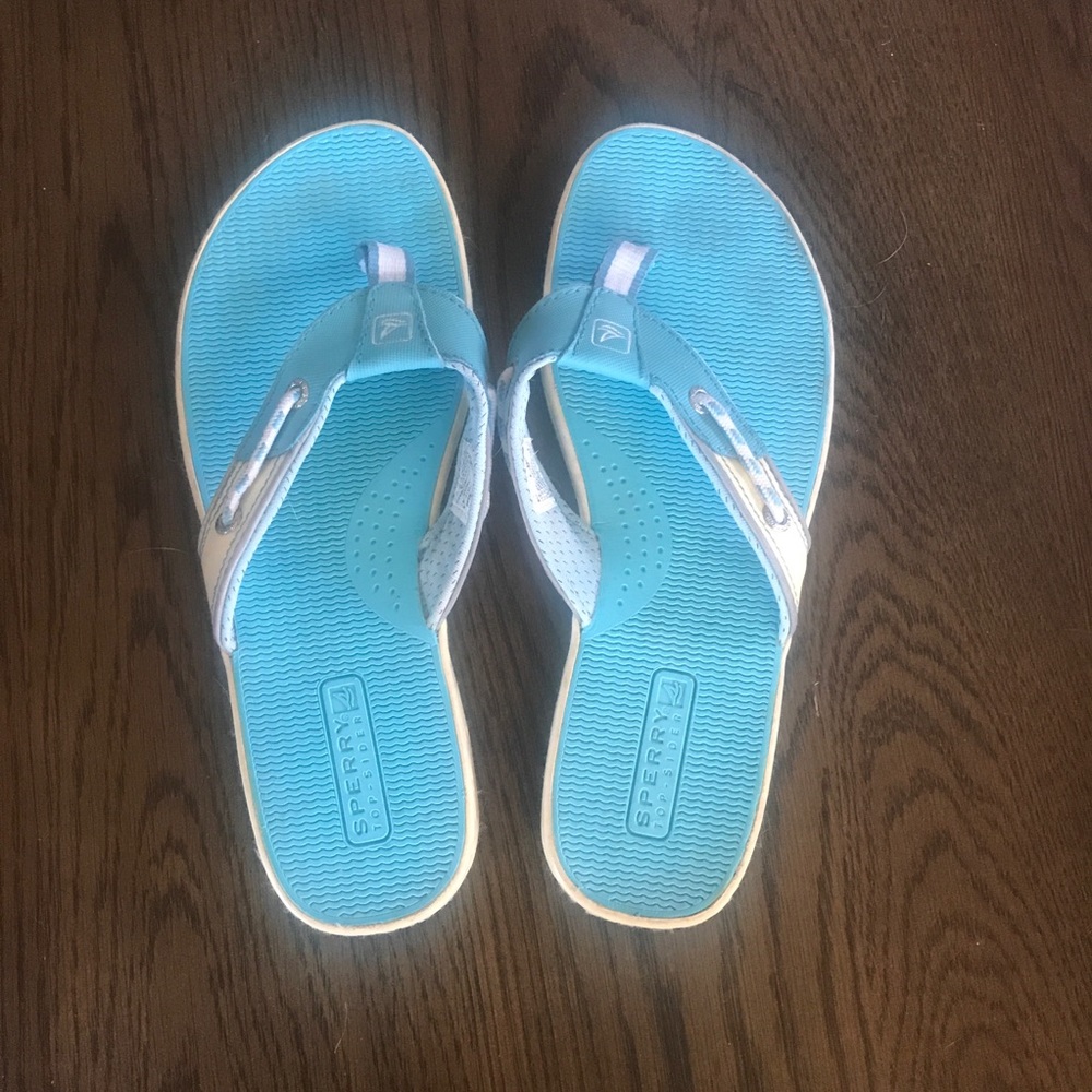 Sperry flip flops